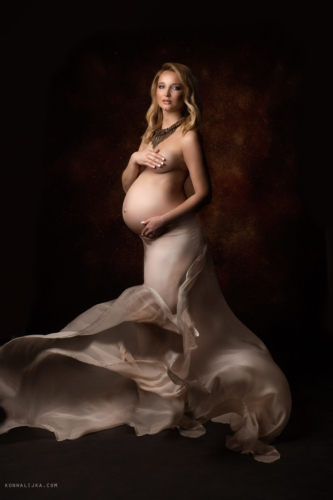 konwalijka-fotografia-ciazowa-sanok-fotograf-rodzinny-sesja-ciążowa-studio-boho-w-bieli12