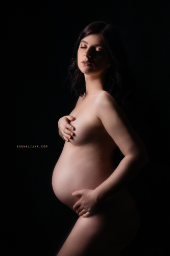 konwalijka-fotografia-ciazowa-sanok-fotograf-rodzinny-sesja-ciążowa-studio-boho-w-bieli14