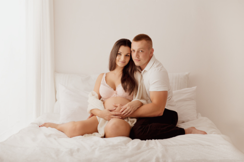 konwalijka-fotografia-ciazowa-sanok-fotograf-rodzinny-sesja-ciążowa-studio-boho-w-bieli2