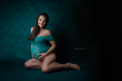 konwalijka-fotografia-ciazowa-sanok-fotograf-rodzinny-sesja-ciążowa-studio-boho-w-bieli3