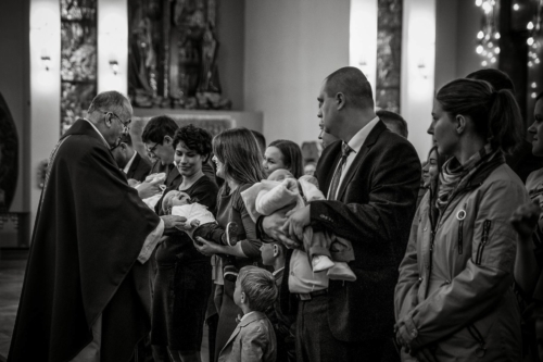 konwalijka_fotografia dziecieca_reportaz_chrzest_sanok_dzieci_rodzina25