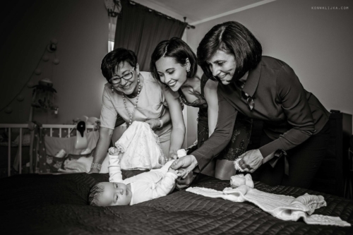 konwalijka_fotografia dziecieca_reportaz_chrzest_sanok_dzieci_rodzina33