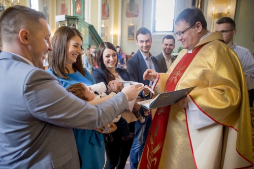 konwalijka_fotografia dziecieca_reportaz_chrzest_sanok_dzieci_rodzina9