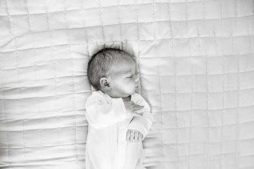 konwalijka_fotografia_dziecieca_sanok_rodzinna_lifestyle_sesja_w_domu_klienta_newborn_baby12